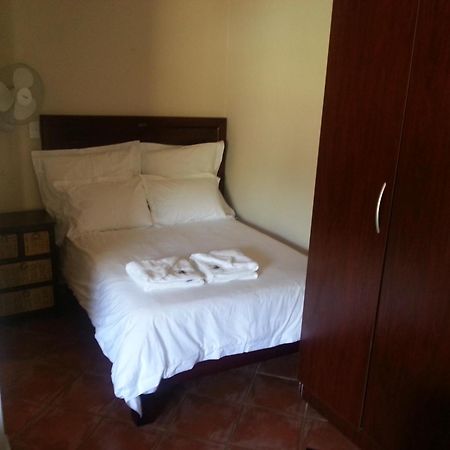 Private Apartments & Biz Stays Претория Номер фото