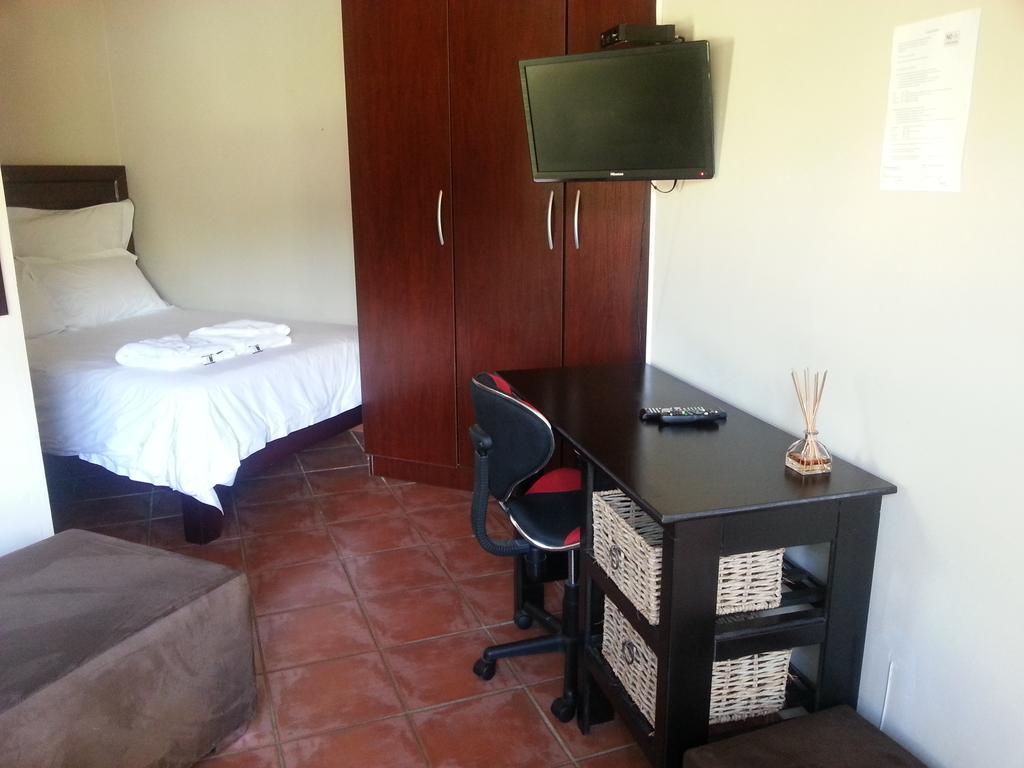 Private Apartments & Biz Stays Претория Номер фото